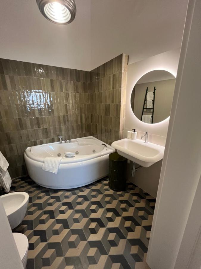 Palazzo Lamantea Boutique Rooms Bisceglie Luaran gambar